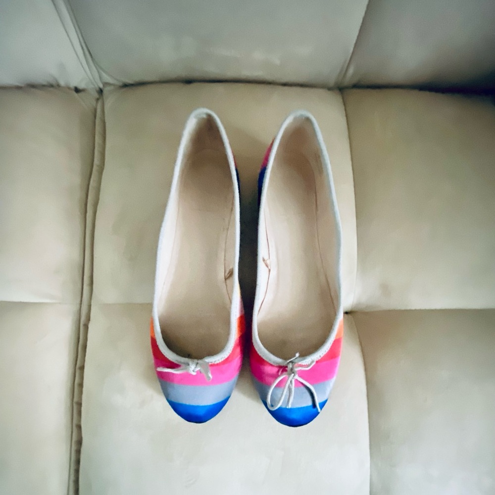 Gap colorful striped flats, great condition, size 8